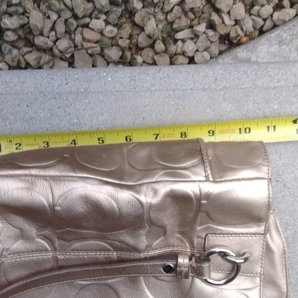 GUC Coach Metallic Bronze Gold Leather Signature Embossed Gallery Tote, F17730 - Picture 9 of 13